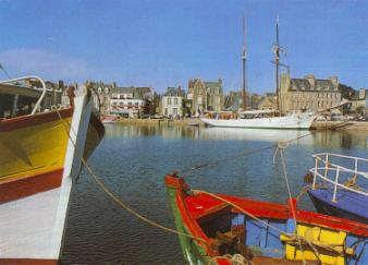 Le port de Paimpol dans les Côtes d'Armor en Bretagne.